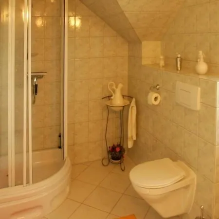 Appartement An Einer Schleuse Gelegene Mit Grundstueck Direkt Am Wasser *